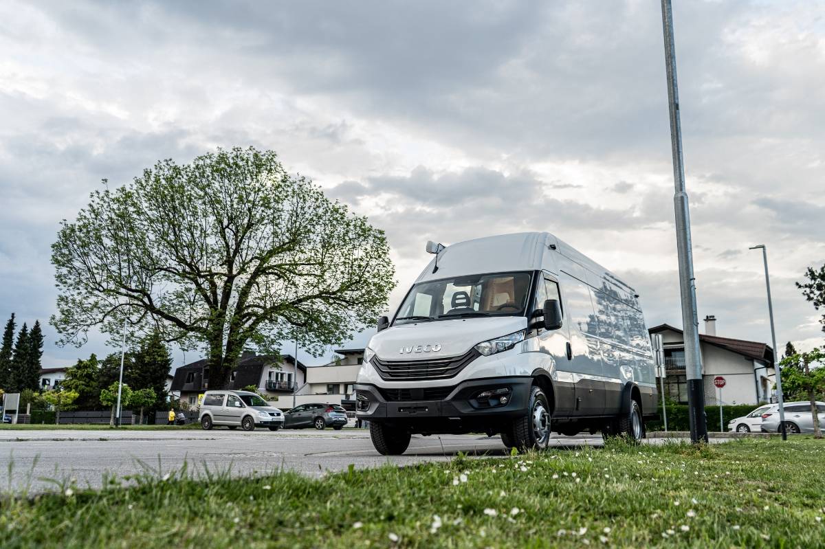 Iveco | Mobile Library Van - slika 2