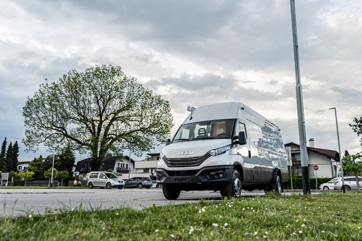 Iveco | Mobile Library Van - image 2